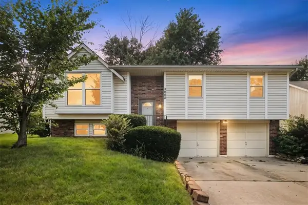 3008 S Bryn Mawr Drive, Independence, MO 64057