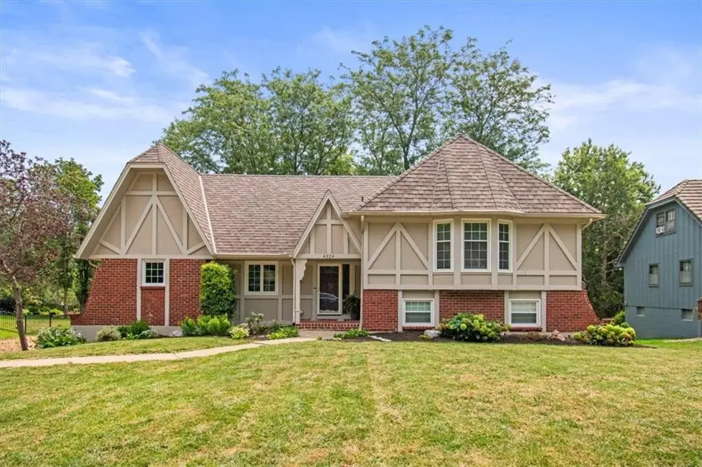 4524 NW Bramble Trail, Lees Summit, MO 64064 - #1
