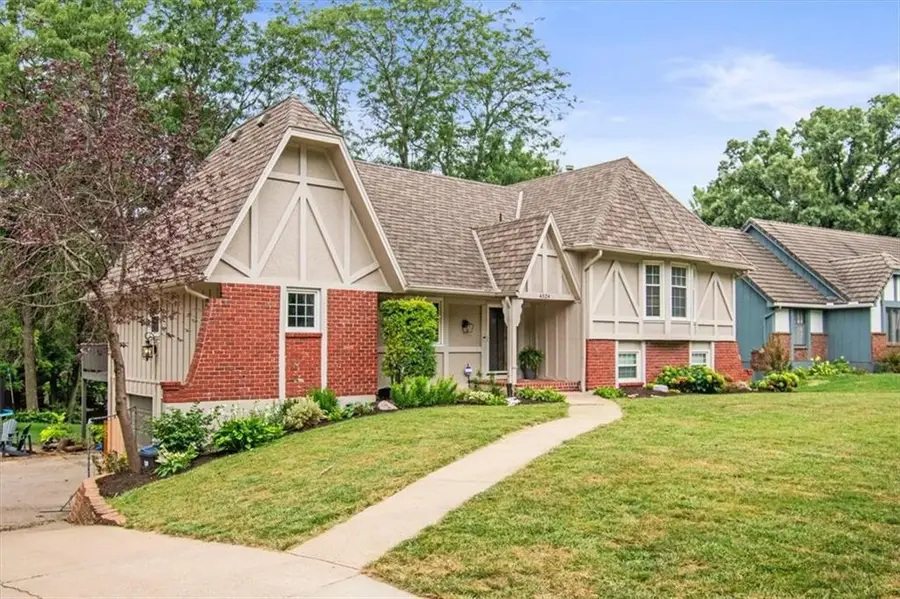 4524 NW Bramble Trail, Lees Summit, MO 64064 - #3