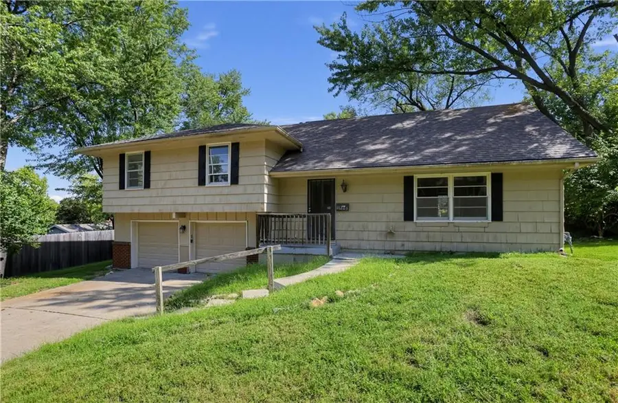 11203 N Monroe Court, Kansas City, MO 64137 - #2