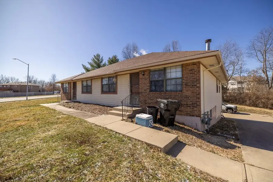 1700 & 1702 S Swope Drive, Independence, MO 64057 - #2