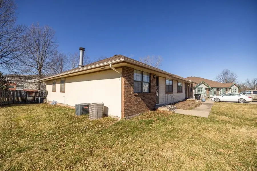 1700 & 1702 S Swope Drive, Independence, MO 64057 - #3