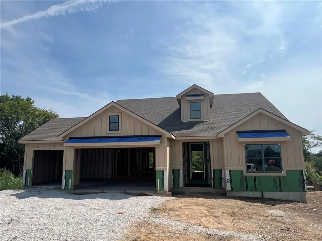 21401 Twin Oaks Parkway, Peculiar, MO 64078 - #1