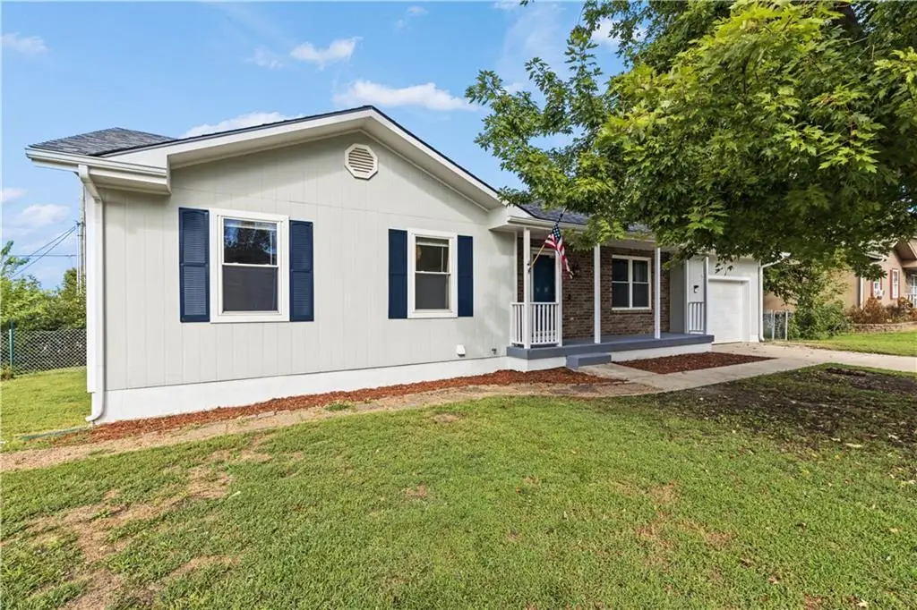 504 Younger Drive, Harrisonville, MO 64701 - #1