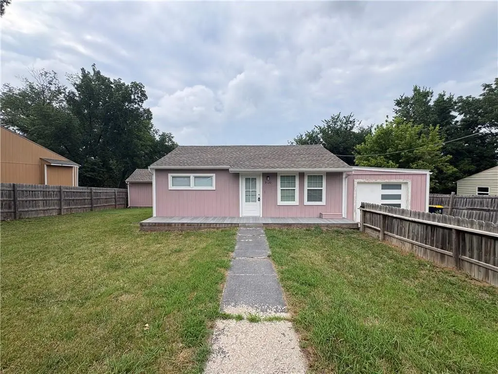 9122 Askew Avenue, Kansas City, MO 64132 - #1