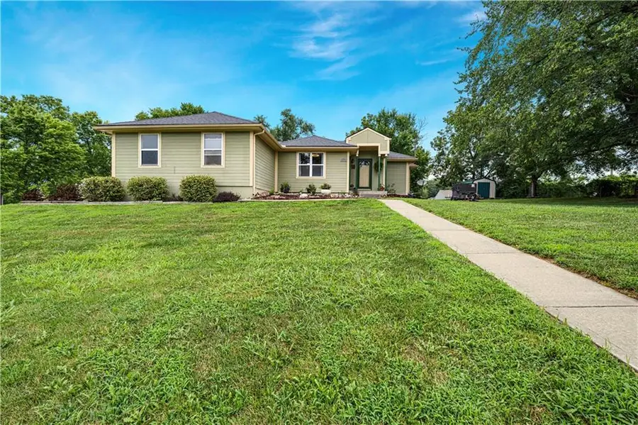 13710 Barber Avenue, Bonner Springs, KS 66012 - #3