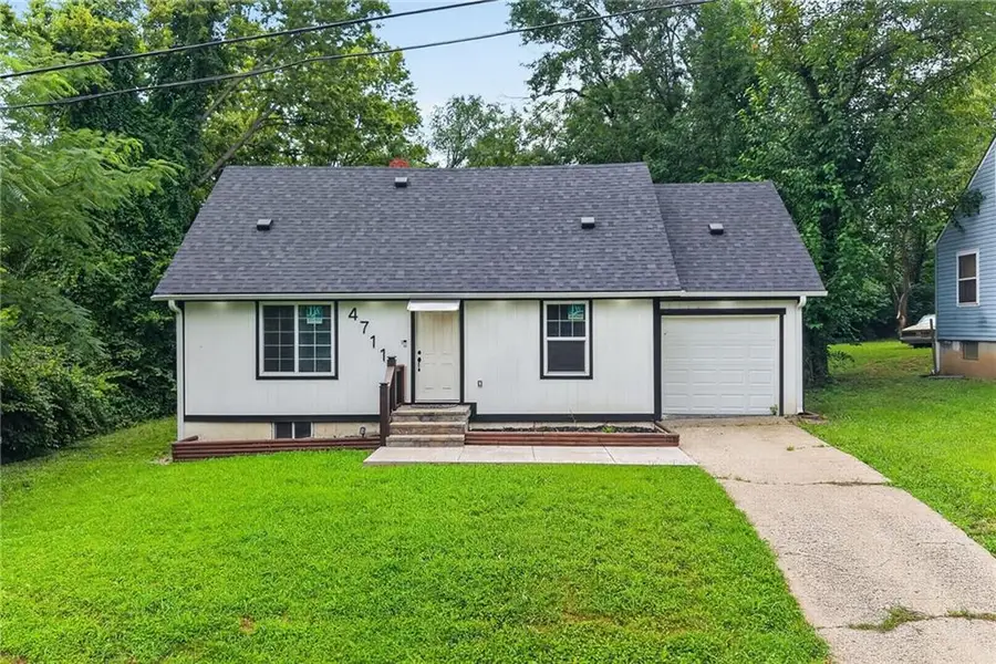 4711 E 43rd Street, Kansas City, MO 64130 - #2