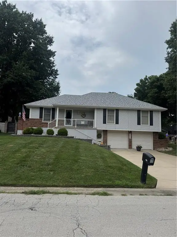 304 SE Colony Drive, Lee's Summit, MO 64063