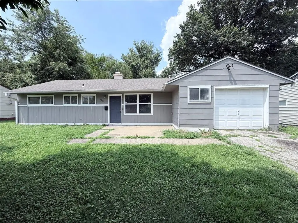 7806 E 112th Street, Kansas City, MO 64134 - #1