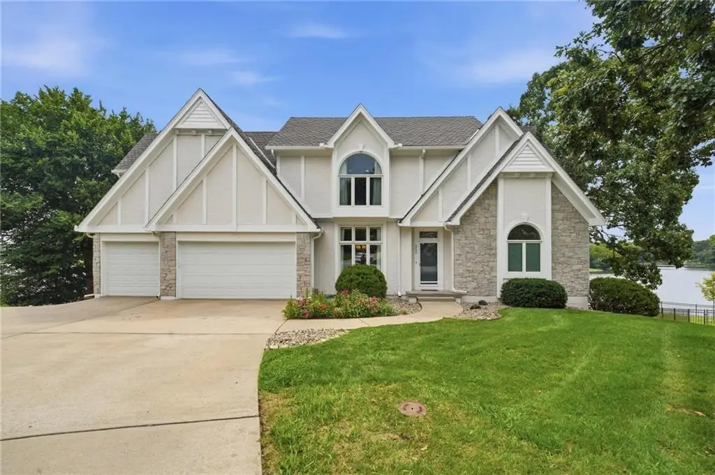 332 NE Warrington Court, Lees Summit, MO 64064 - #1
