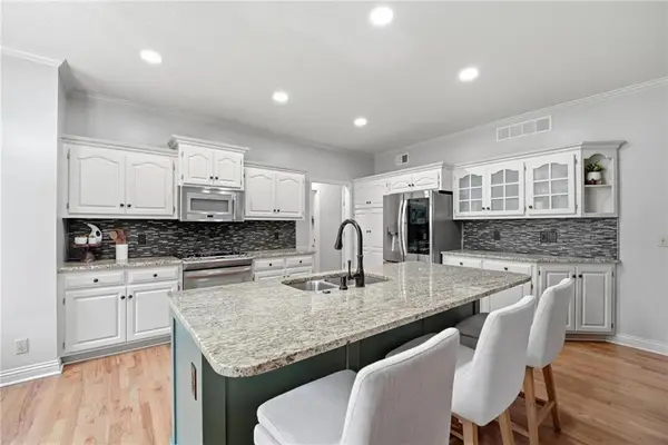 5120 W 158th Street, Overland Park, KS 66224