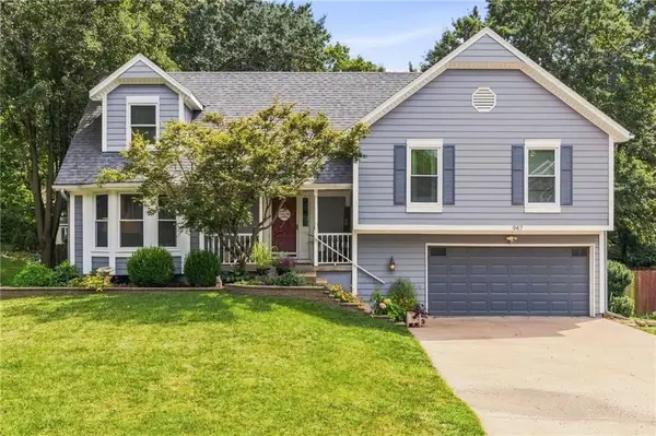 947 E Oakview Street, Olathe, KS 66061