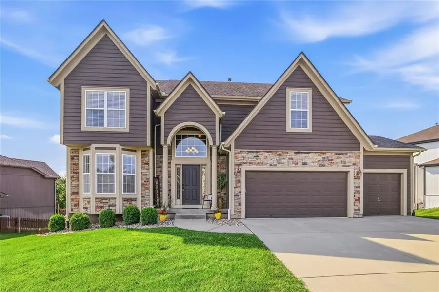 2221 SW Hawk View Road, Lees Summit, MO 64082 - #3
