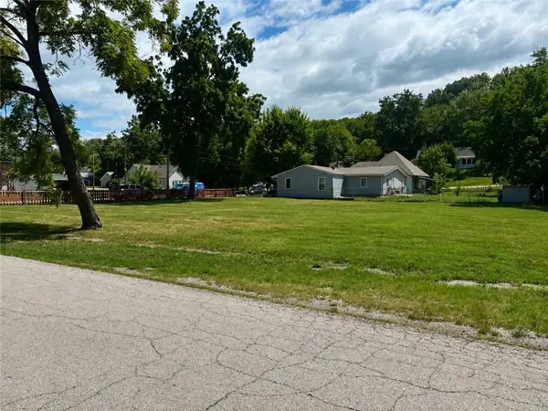 201 W Brasfield Street, Smithville, MO 64089