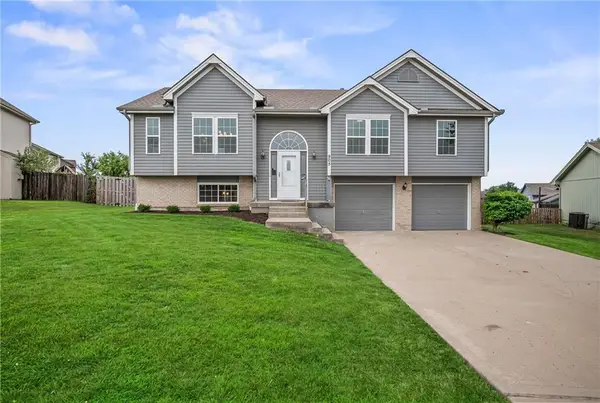 905 NW 112th Terrace, Kansas City, MO 64155