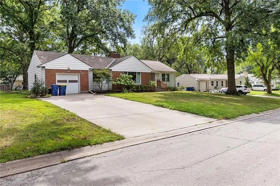 5627 Russell Street, Mission, KS 66202 - #2