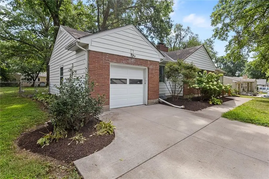 5627 Russell Street, Mission, KS 66202 - #3