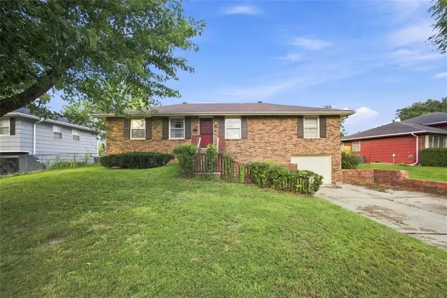 207 Augustus Street, Excelsior Springs, MO 64024 - #2