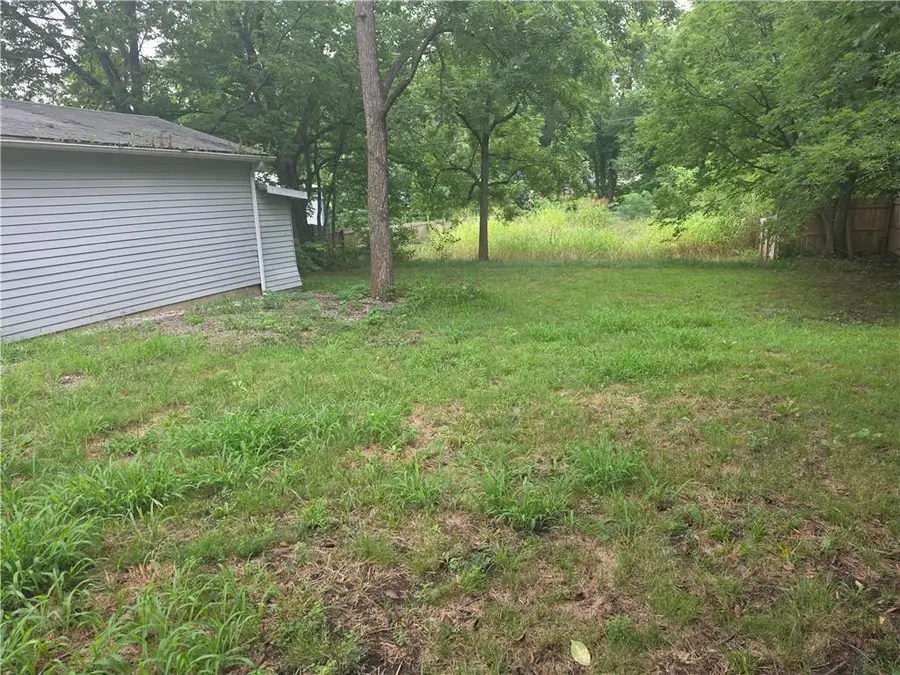 120 E 6th Street, Tonganoxie, KS 66086 - #2
