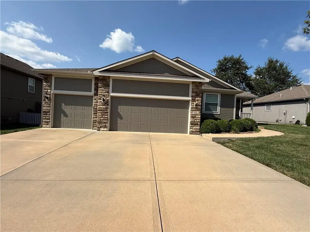 3817 SW Briarwood Oaks Drive, Blue Springs, MO 64015 - #1