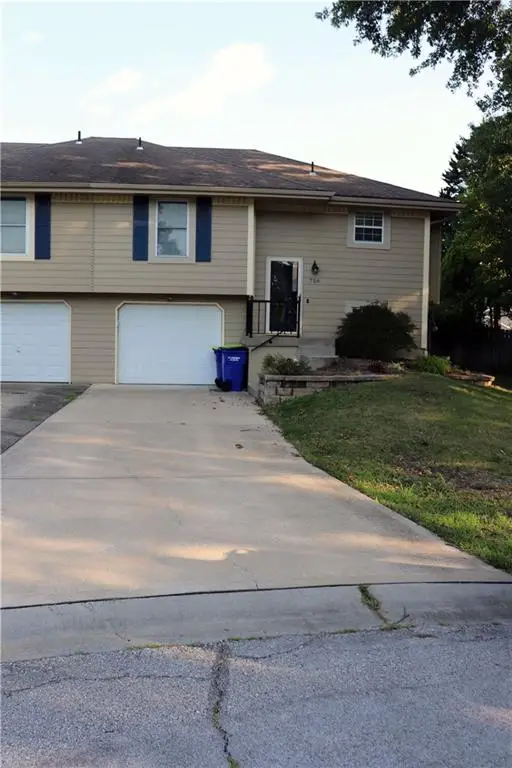 756 SE Claremont Court, Lees Summit, MO 64063 - #3