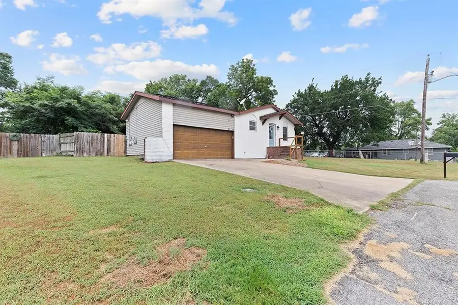 2223 Garfield Avenue, Baxter Springs, KS 66713 - #2