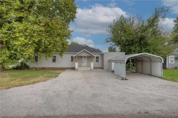 216 N Indiana Avenue, Columbus, KS 66725