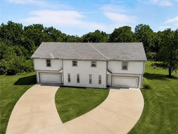 5129 Woodland Drive, Shawnee, KS 66218