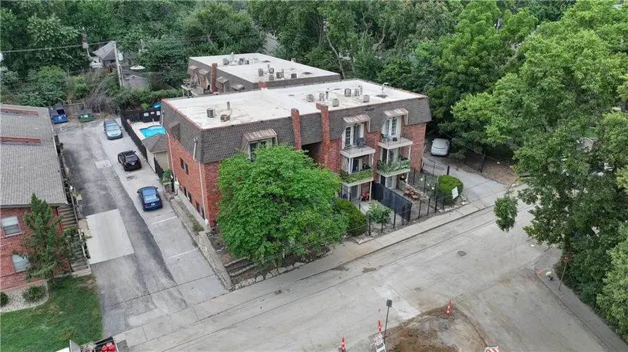 4038 Clark Avenue, Kansas City, MO 64111 - #3