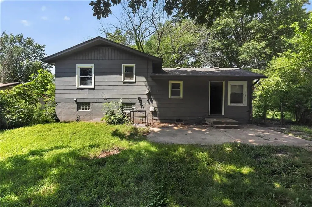 4131 E Vineyard Road, Kansas City, MO 64130 - #1