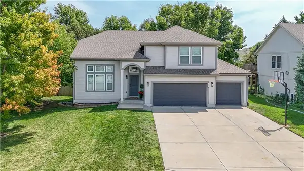 1221 SW Nagona Lane, Lee's Summit, MO 64082