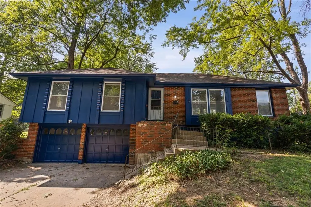 11038 Greenwood Road, Kansas City, MO 64134 - #1