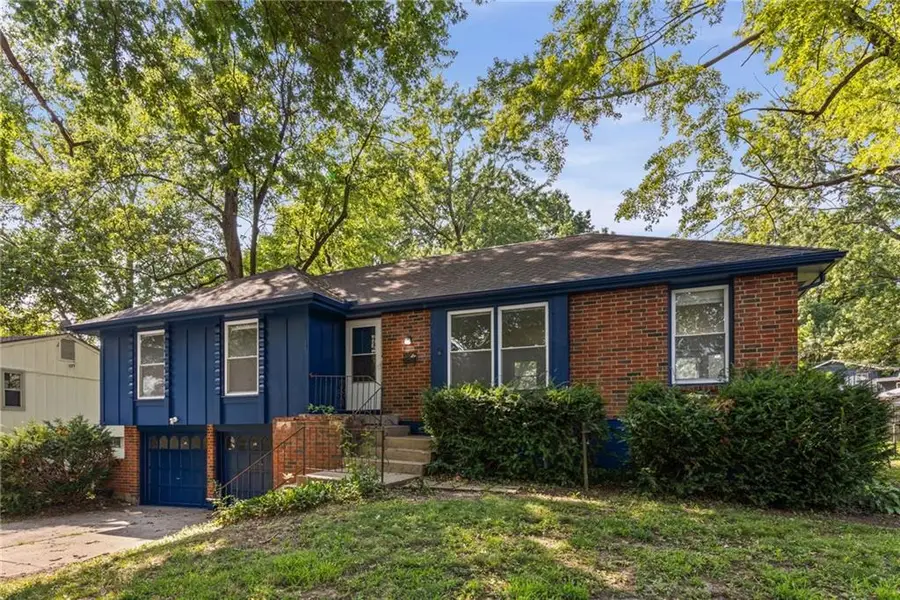 11038 Greenwood Road, Kansas City, MO 64134 - #2