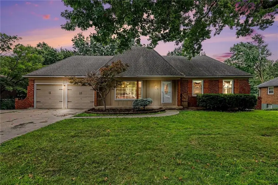 702 NW 12th Street, Blue Springs, MO 64015 - #2