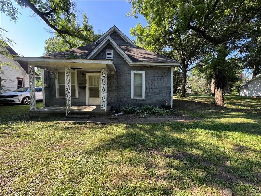 616 E 25th Street, Pittsburg, KS 66762 - #2