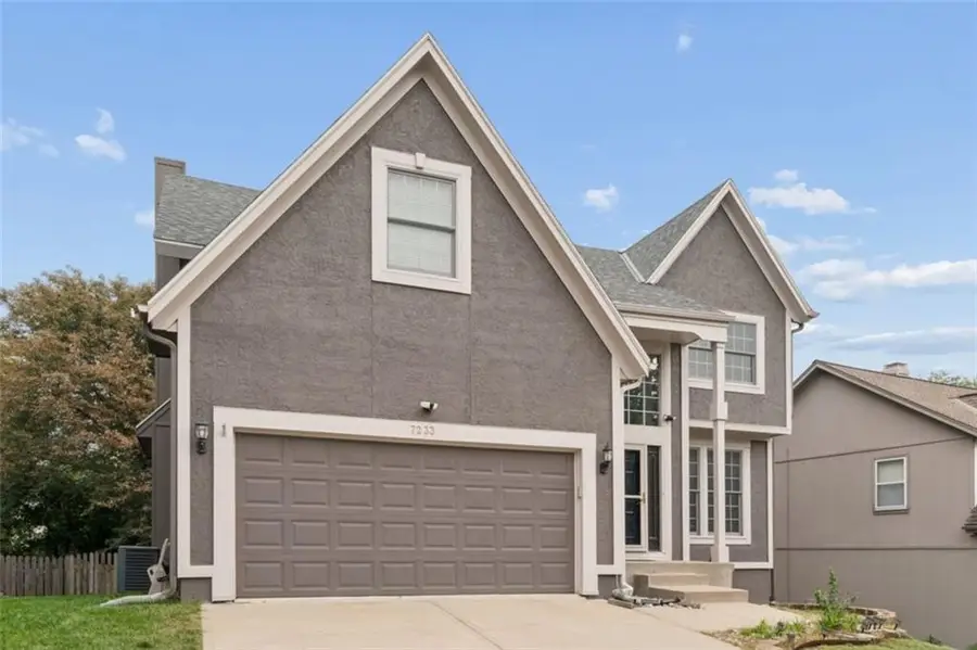 7233 Cottonwood Drive, Shawnee, KS 66213 - #2