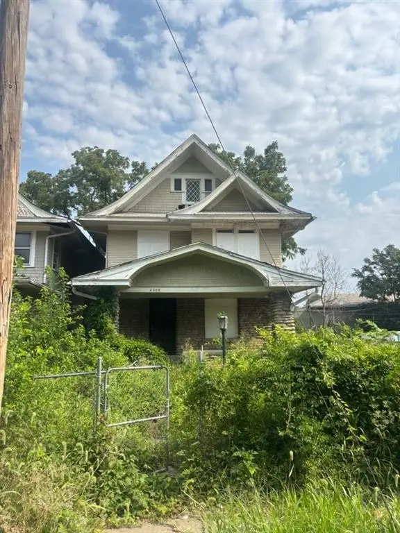 2508 E 42nd Street, Kansas City, MO 64130 - #2