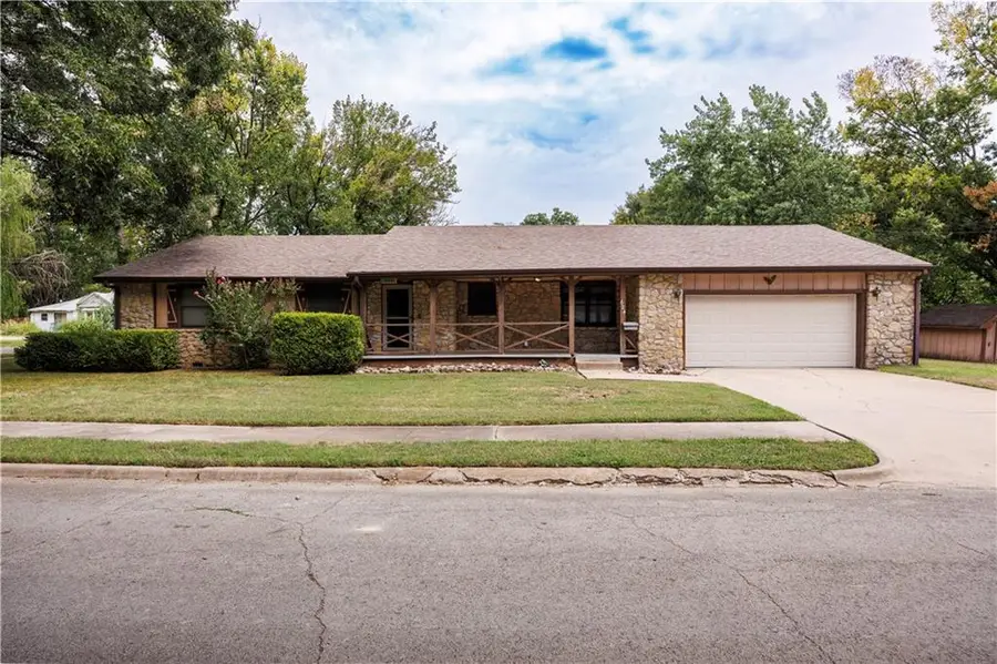 624 N 15th Street, Independence, KS 67301 - #2