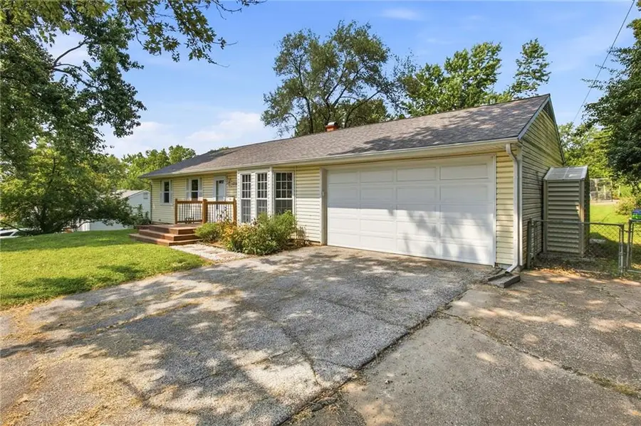 5728 Northern Avenue, Raytown, MO 64133 - #3