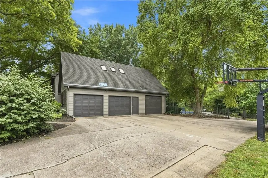 14900 S Rosehill Road, Olathe, KS 66062 - #3