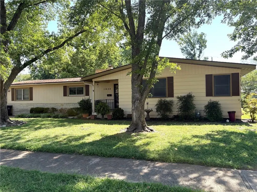 1024 N 17th Place, Independence, KS 67301 - #1