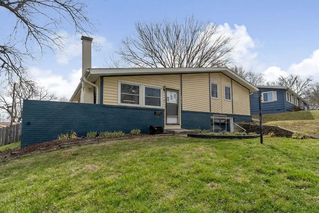 5613 N Euclid Avenue, Gladstone, MO 64118 - #1