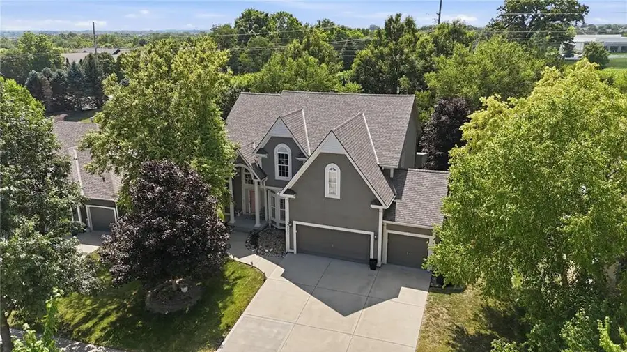8808 N Oxford Avenue, Kansas City, MO 64157 - #2