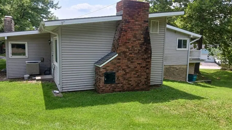 517 Brown Circle Drive, Osawatomie, KS 66064 - #3