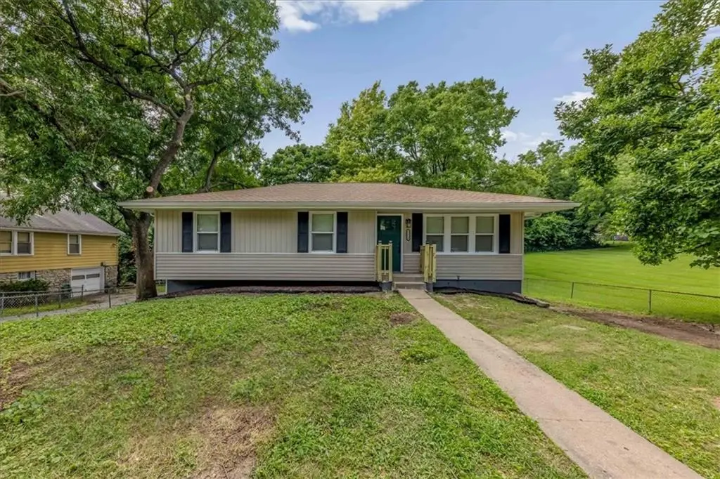 8116 Wayne Avenue, Kansas City, MO 64131 - #1