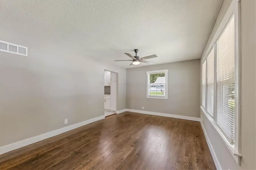 8116 Wayne Avenue, Kansas City, MO 64131 - #3