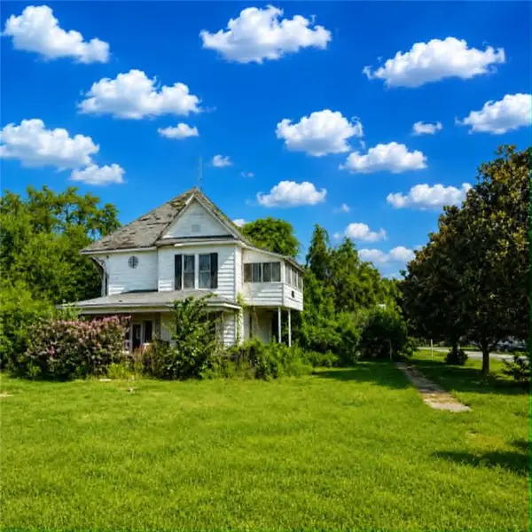 217 E Walnut Street, Columbus, KS 66725