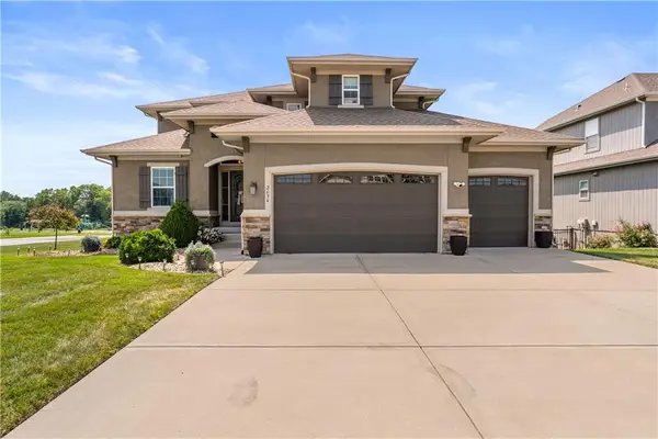 2634 SW River Trail Road, Lee's Summit, MO 64082