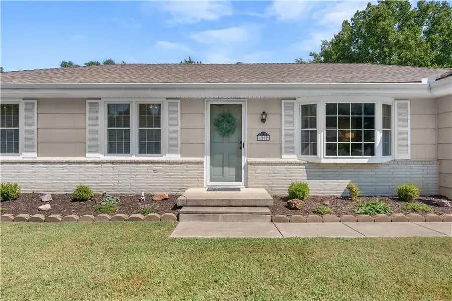 1202 E Willow Drive, Olathe, KS 66061 - #2