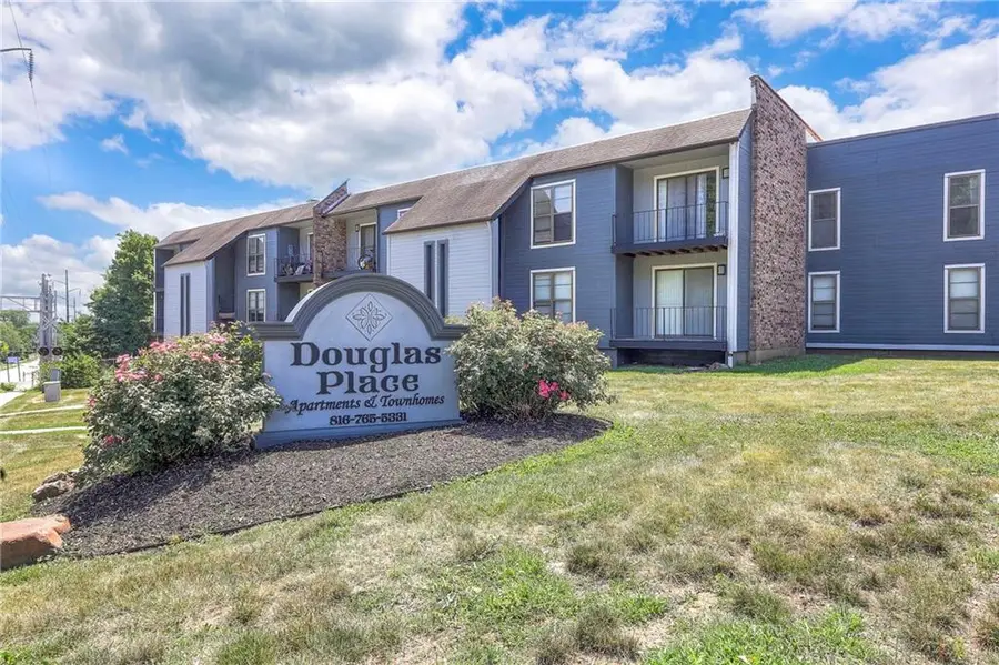13901 Grandboro Lane, Grandview, MO 64030 - #2